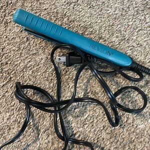 Revlon travel compact straightening iron